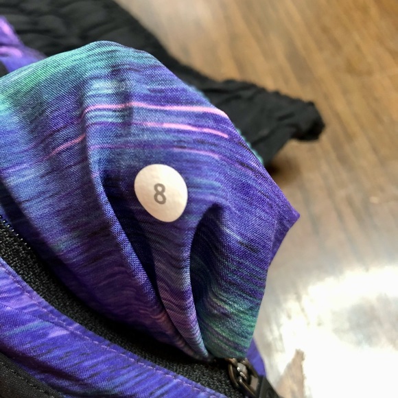 Lululemon trackers size 8 - Picture 2 of 4